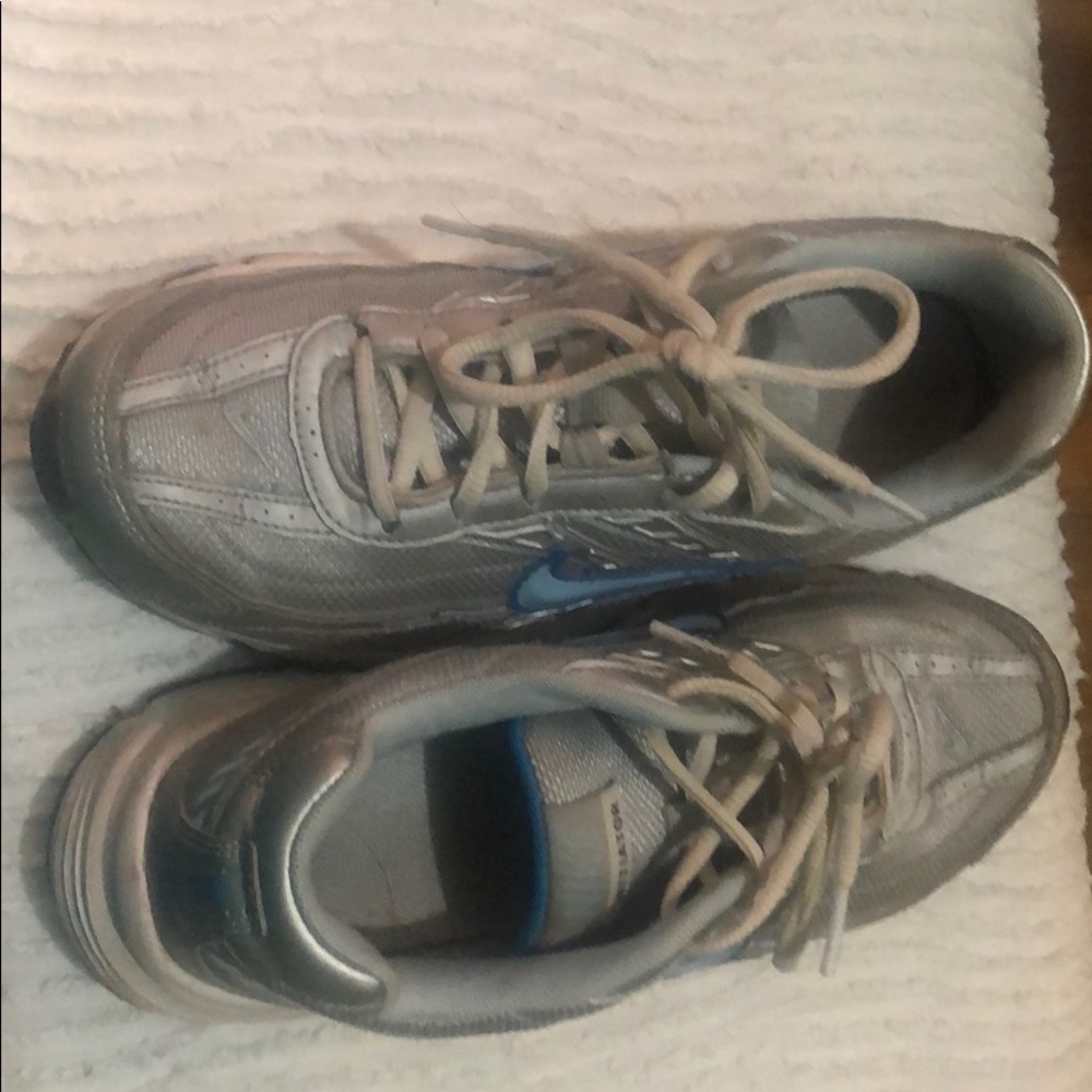 Nike Tennis shoes